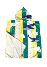 Load image into Gallery viewer, Hooded Towel - Turtles and Whales
