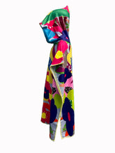 Load image into Gallery viewer, Hooded Towel - Crazy Garden

